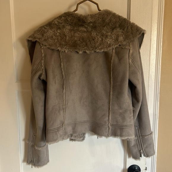 INC faux suede and fur  size M - Picture 3 of 4